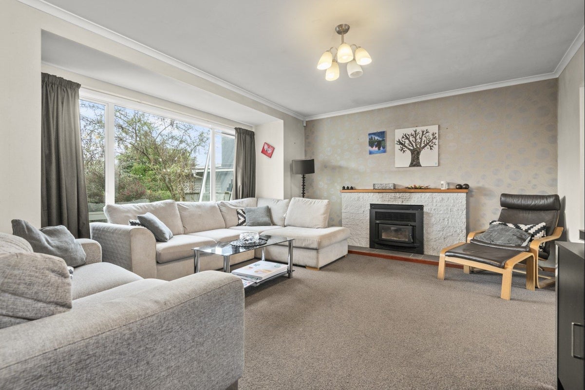 14 Buick Crescent, Awapuni, Palmerston North - Carousel 2