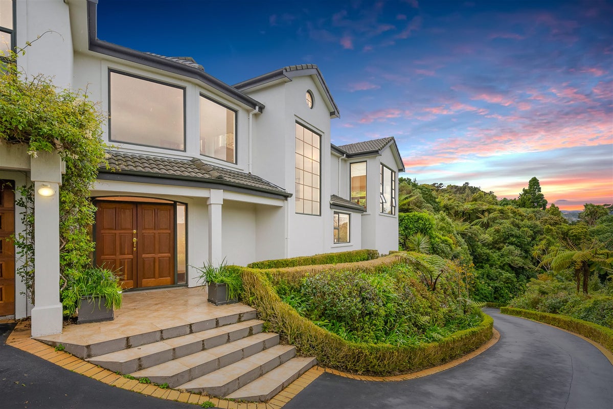 1 Corrondella Grove, Belmont, Lower Hutt - Carousel 2