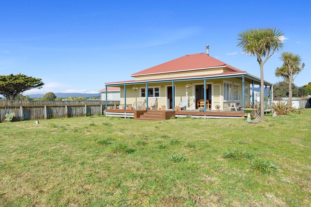 34 Manga-Pirau Street, WAIKAWA BEACH, MANAKAU - Carousel 2