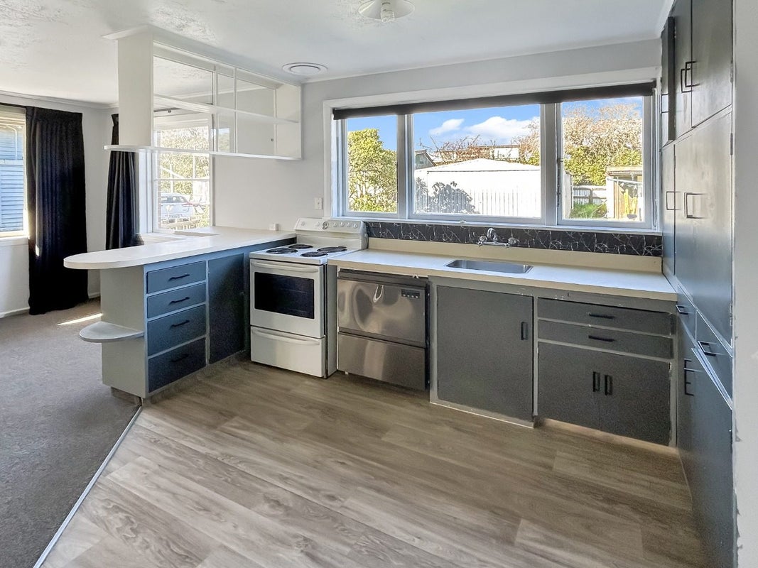 86 Hall Street, Hokitika - Carousel 2