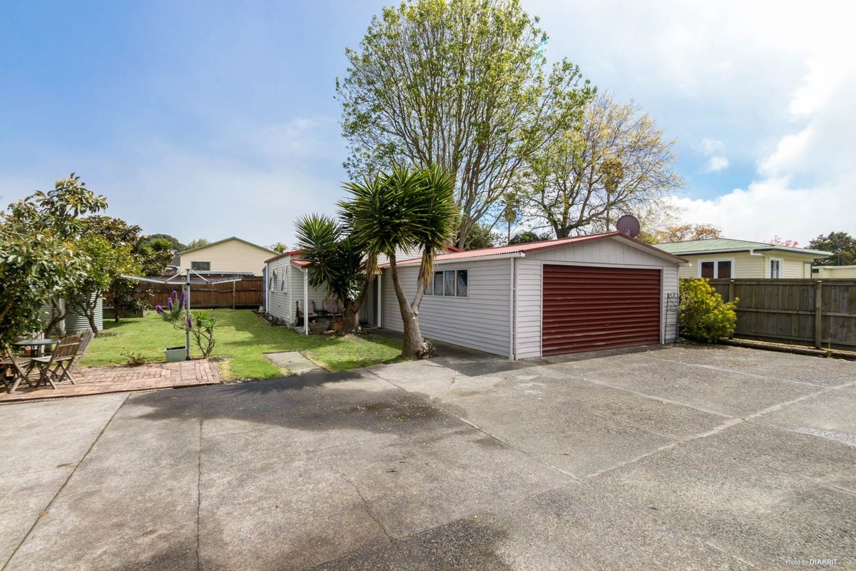 10 Kaumatua Place, Te Atatu Peninsula, Auckland - Carousel 2
