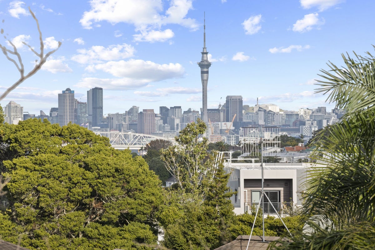 10A/268 Onewa Road, Birkenhead, Auckland - Carousel 1