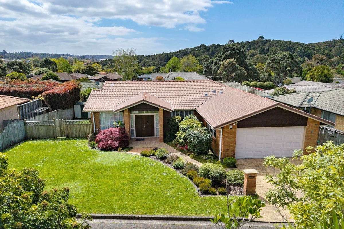 10 Amherst Place, Albany, North Shore City, Auckland - Carousel 1