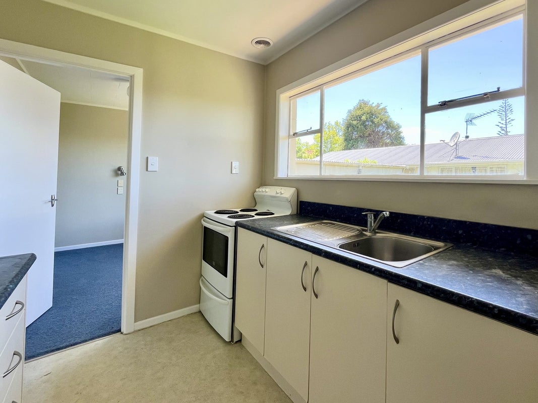 2/56 Lynden Avenue, Hillcrest, Auckland - Carousel 2