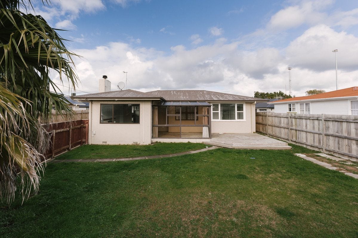 19 Leeds Street, Milson, Palmerston North - Carousel 1