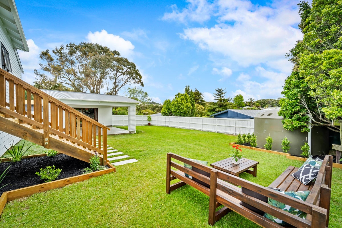 75 Brian Crescent, Stanmore Bay, Whangaparaoa - Carousel 2