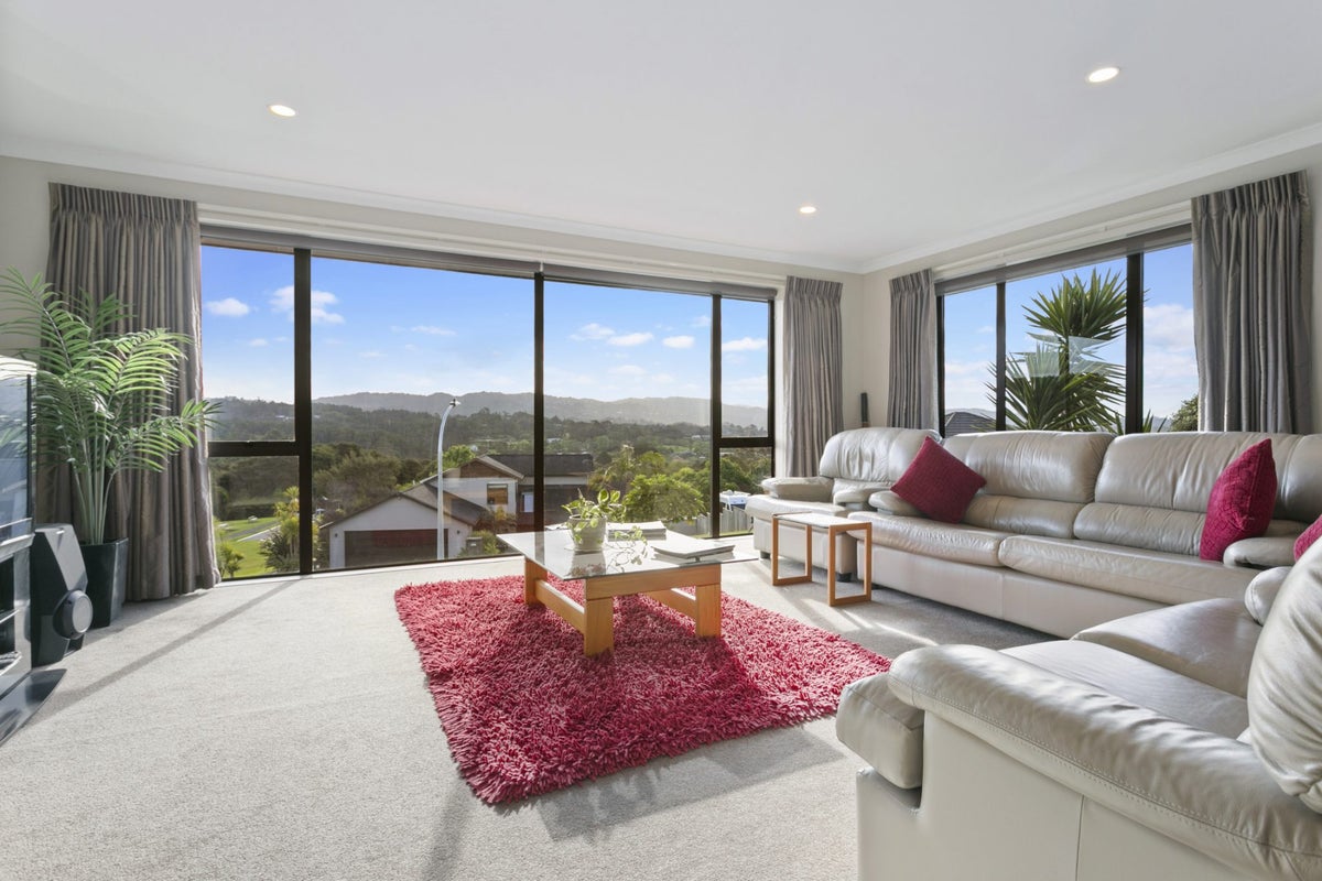 2 Foothills Lane, Glen Eden, Auckland - Carousel 2