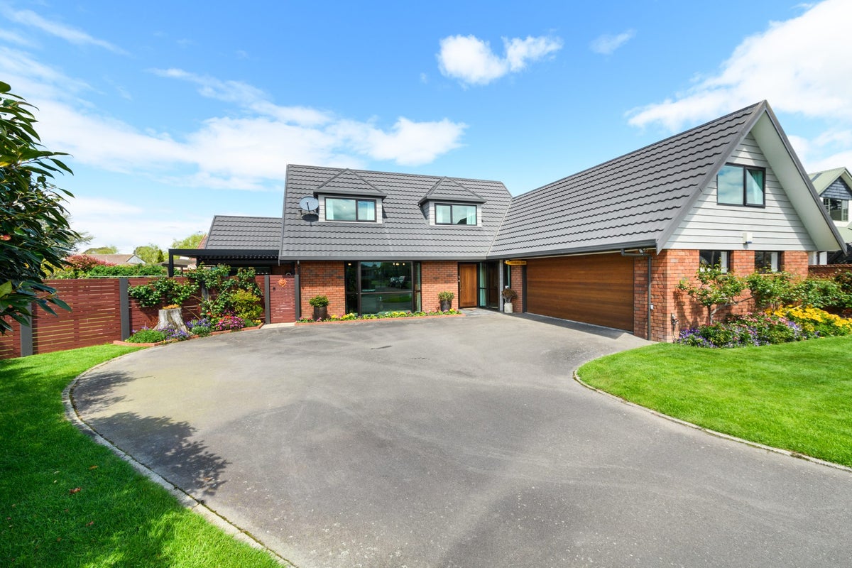 11 Just Place, West End, Palmerston North - Carousel 1
