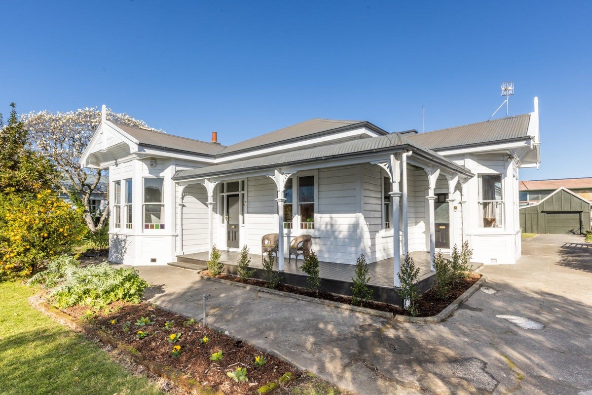 28 Nelson Crescent, Napier South, Napier - Carousel 1