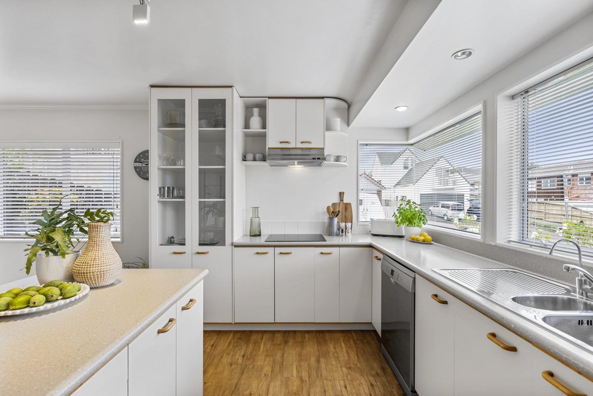34 Sailfish Drive, West Harbour, Auckland - Carousel 2