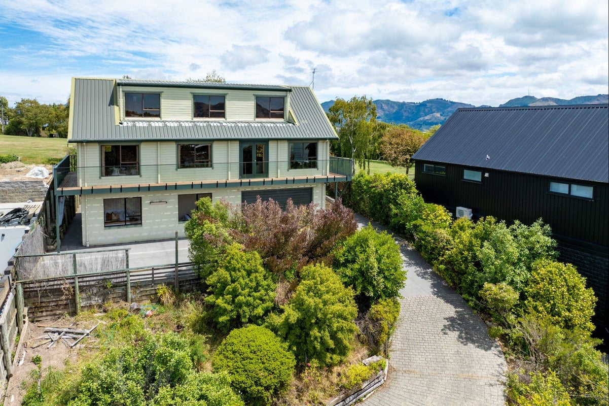 12 Ranui Crescent, Diamond Harbour, Lyttelton - Carousel 1