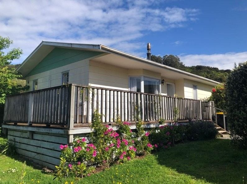 37 Churchill Crescent, Featherston - Carousel 1