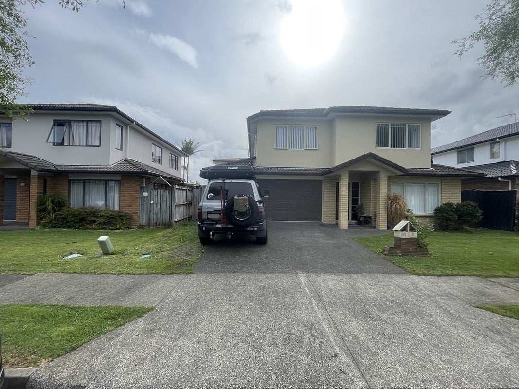 9 Cambrian Crescent, Flat Bush, Auckland - Carousel 2