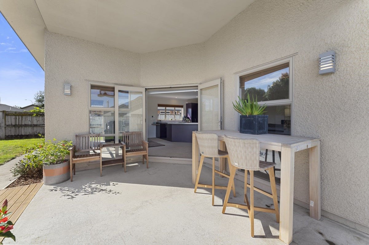19 Walnut Grove, Kelvin Grove, Palmerston North - Carousel 2