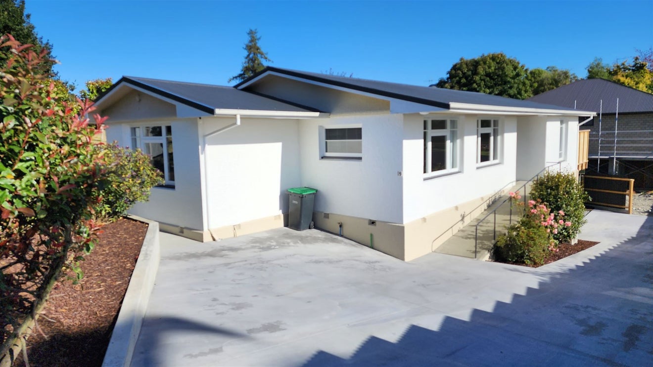 19 Clifton Terrace, West End, Timaru - Carousel 1