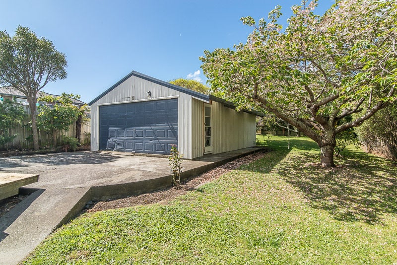 30 Hurley Road, Paraparaumu Beach, Paraparaumu - Carousel 2