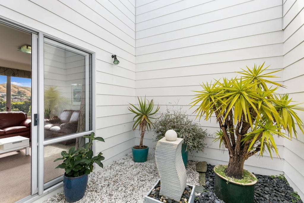 4 Ronald Woolf Place, Churton Park, Wellington - Carousel 20
