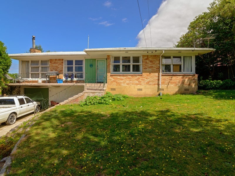 46 Thomas Crescent, Western Heights, Rotorua - Carousel 1