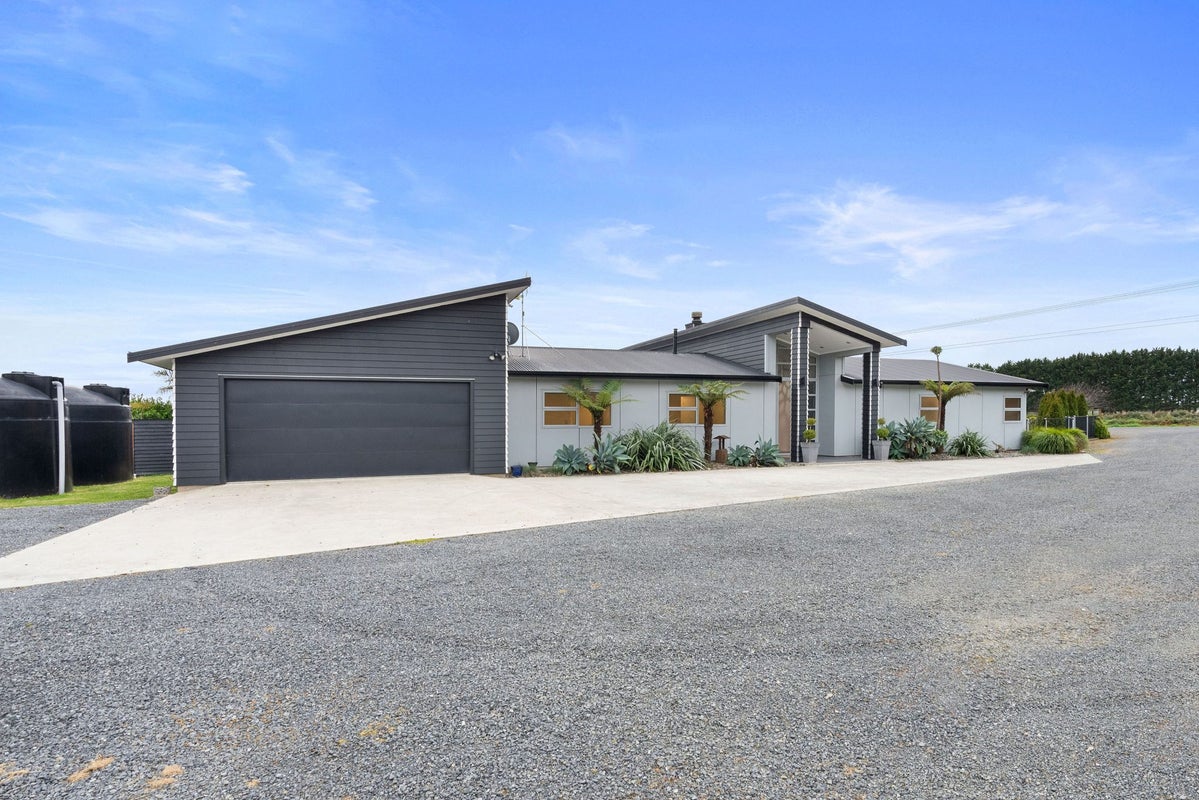 51 Waikawa Beach Road, Manakau, Levin - Carousel 1