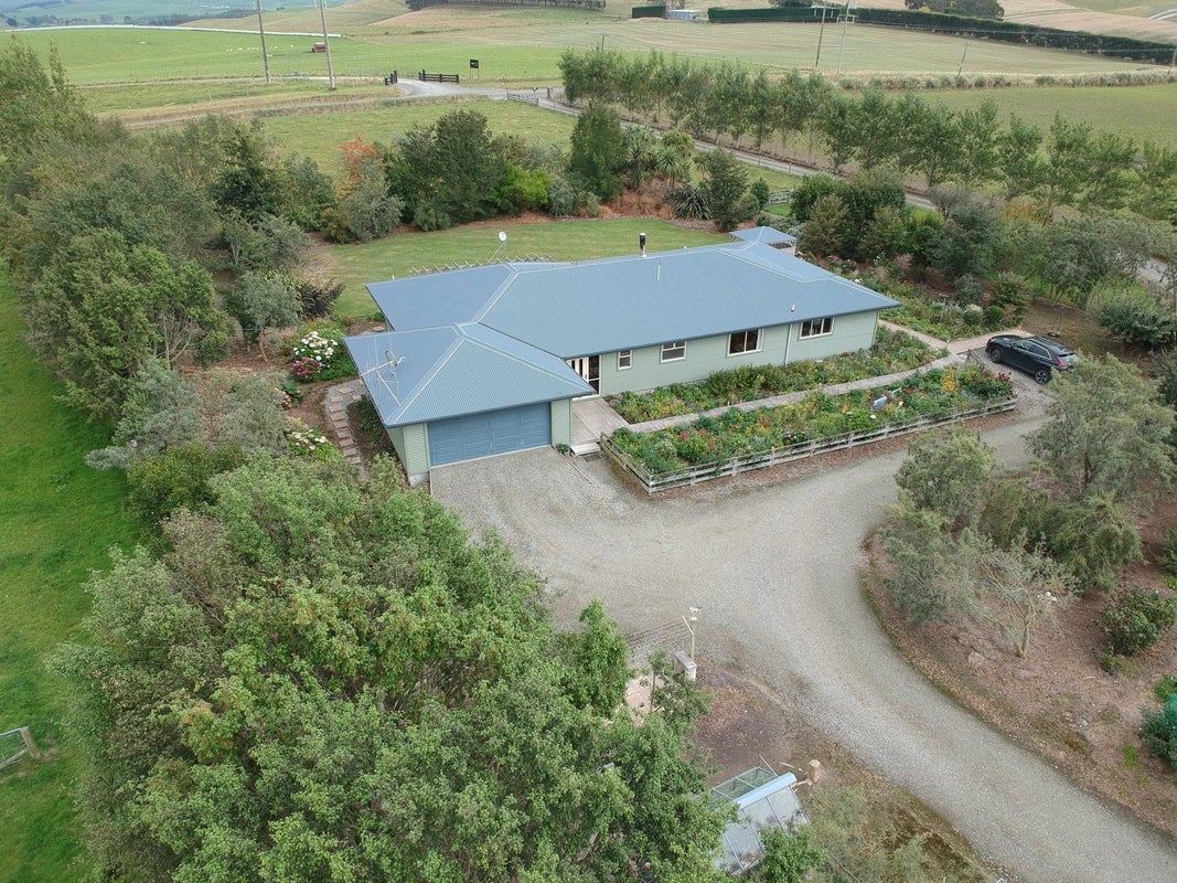 374 Airedale Road, Weston, Oamaru - Carousel 1