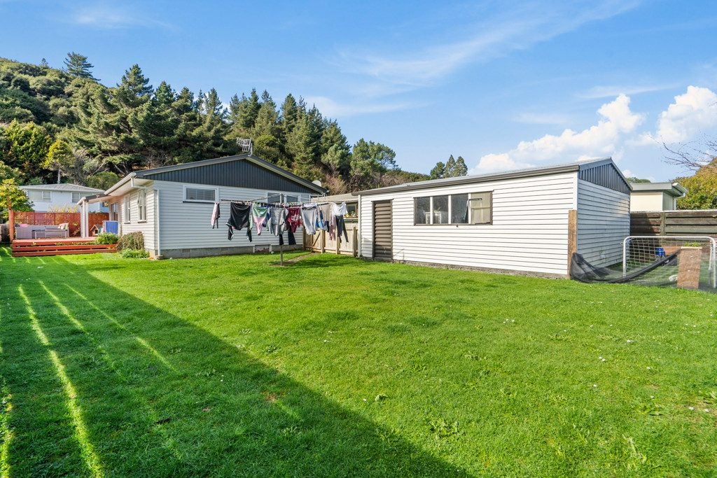 15 Trelawney Road, Wainuiomata, Lower Hutt - Carousel 12