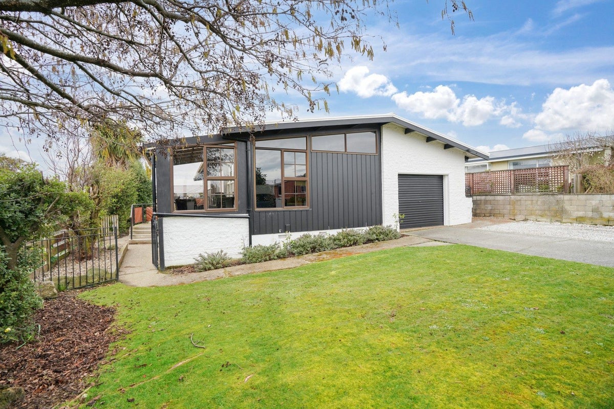 1 Purdue Street, Hawthorndale, Invercargill - Carousel 1
