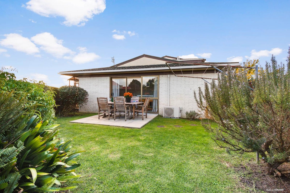 1/14 Howlett Street, Waterview, Auckland - Carousel 1
