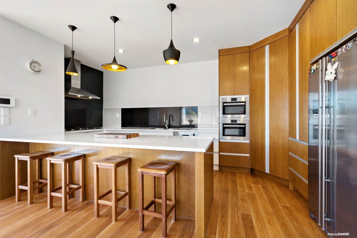 79 Intrepid Crescent, Beachlands, Auckland - Carousel 2