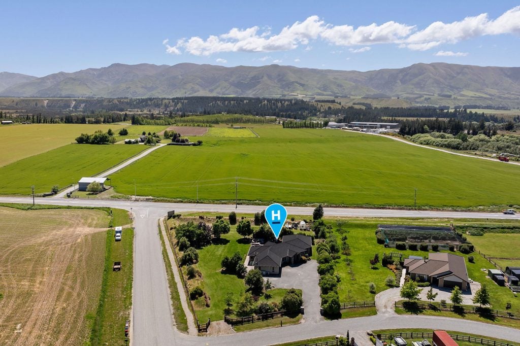 11A Atkins Road, Luggate, Wanaka - Carousel 2