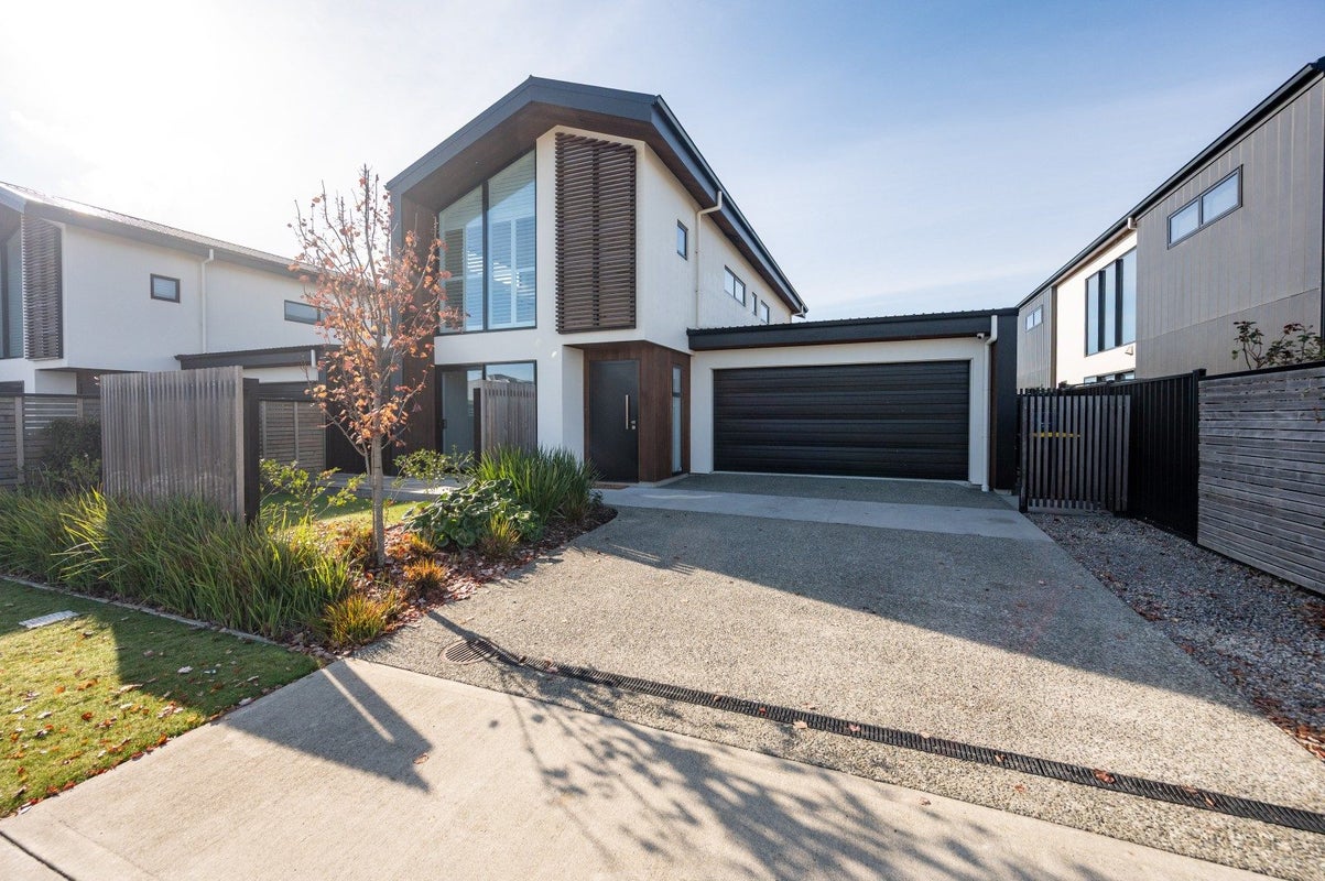 51 Summersfield Boulevard, Appleby, Richmond - Carousel 1