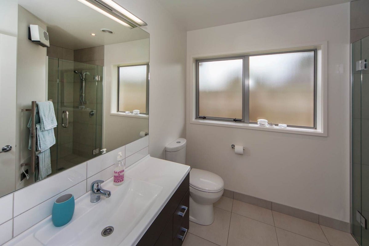 1082B Coatesville-Riverhead Highway, Riverhead, Riverhead - Carousel 24