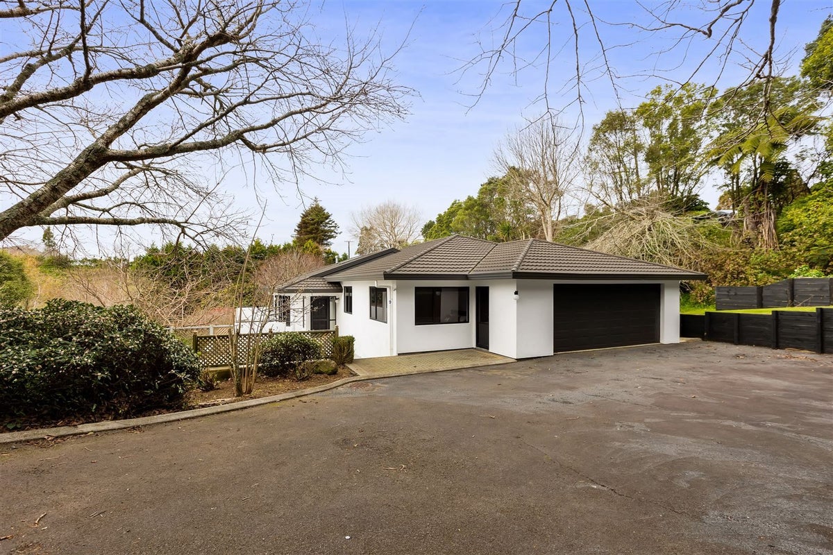 3 William Street, Highlands Park, New Plymouth - Carousel 1