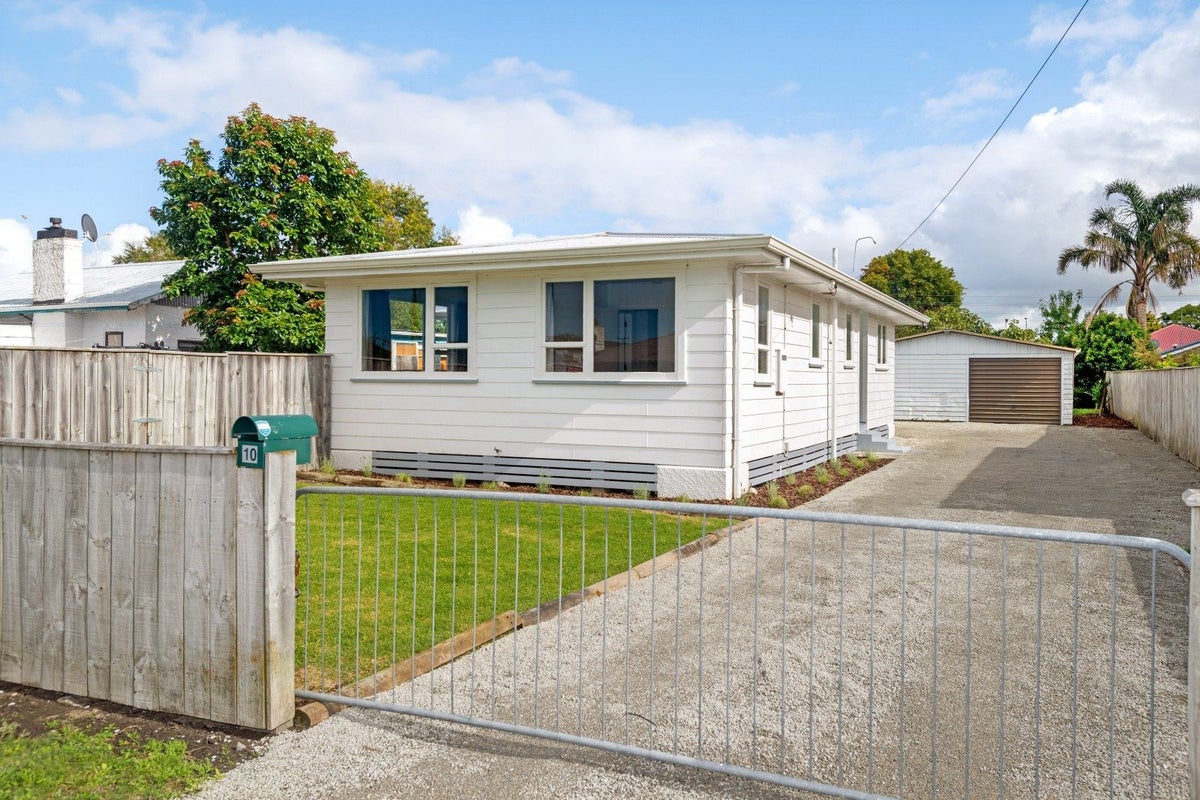 10 Tui Street, Outer Kaiti, Gisborne - Carousel 1