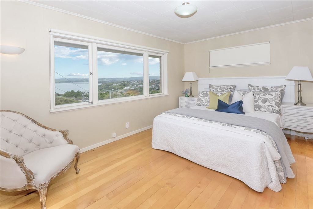6 Montgomery Crescent, Cockle Bay, Auckland - Carousel 10