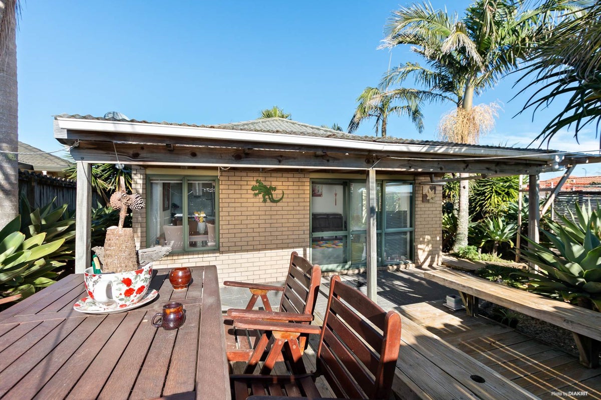 12A Broadhurst Road, Flat Bush, Auckland - Carousel 2
