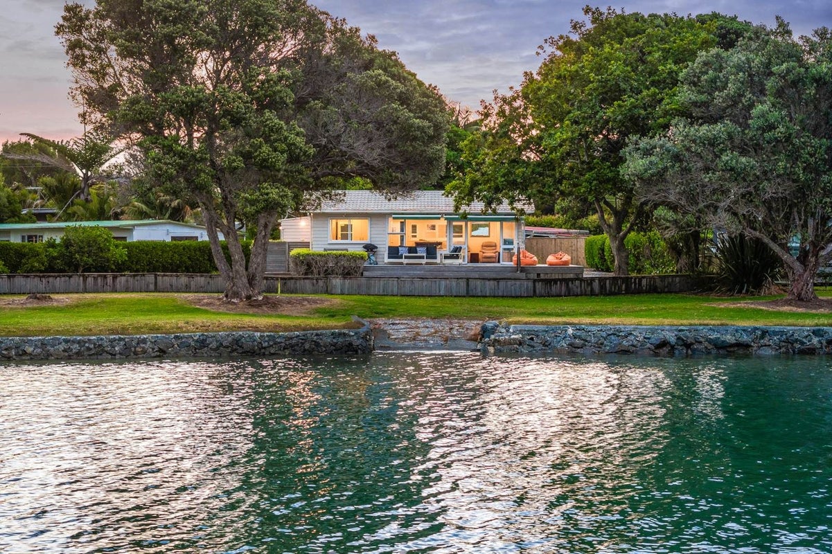 30 Harbour View Road, Point Wells, Point Wells - Carousel 1