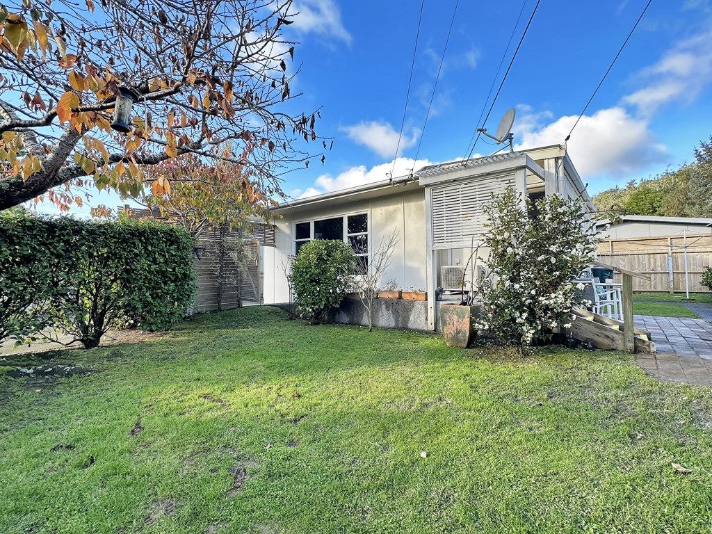 2A Homedale Road, Wainuiomata, Lower Hutt - Carousel 1