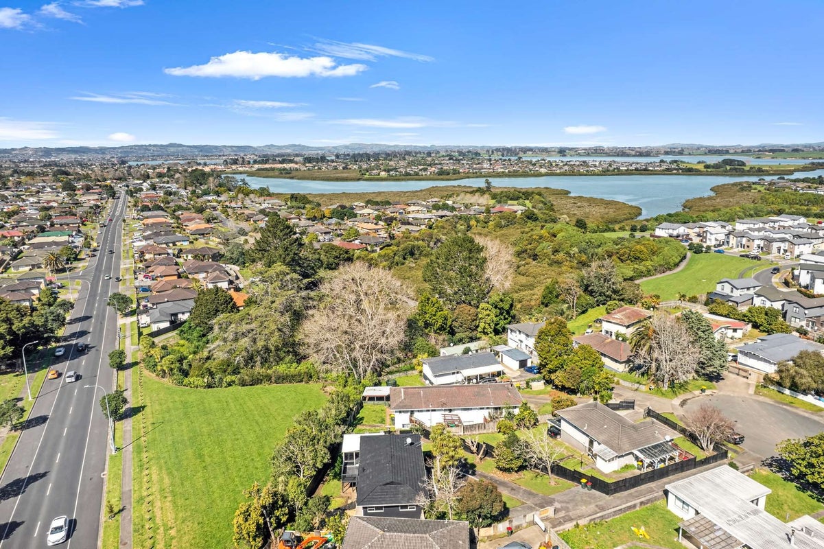 24 Leaver Place, Weymouth, Auckland - Carousel 2