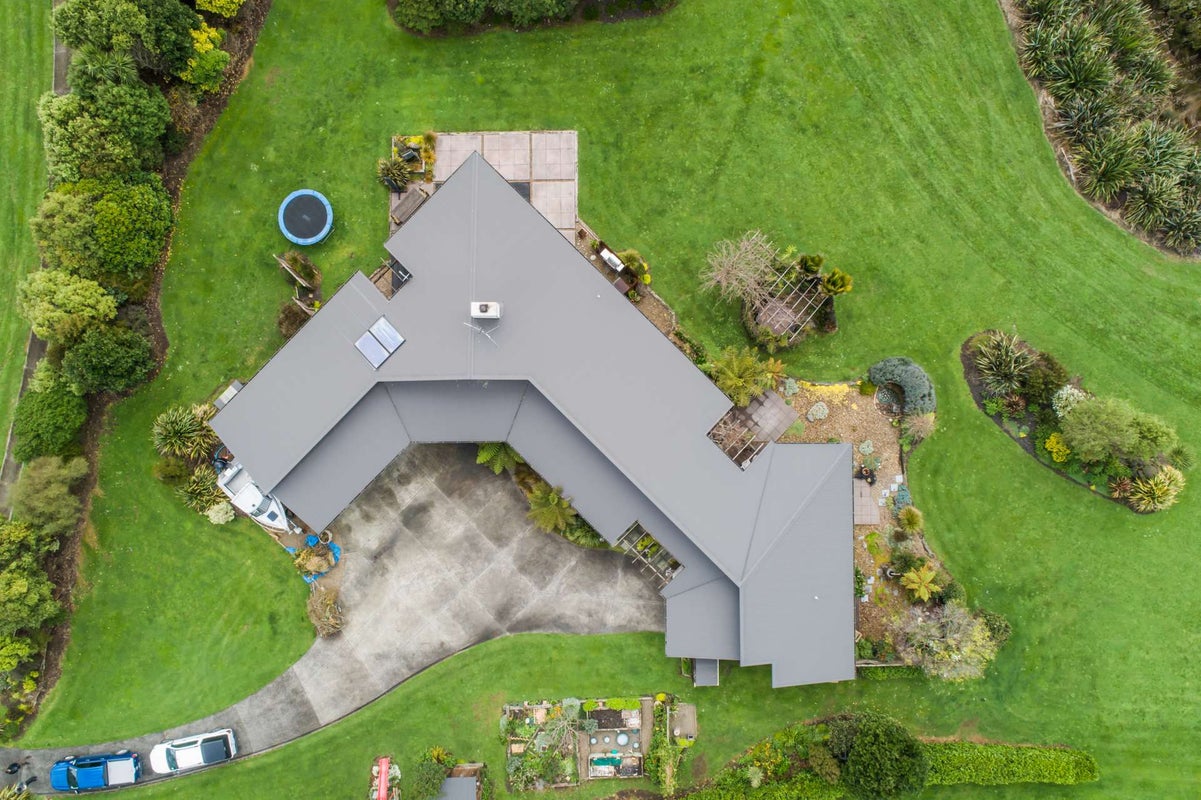 10 Millbrook Drive, Waiuku, Waiuku - Carousel 1