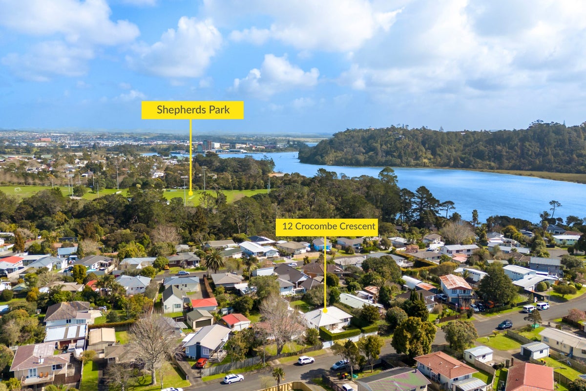 12 Crocombe Crescent, Beach Haven, Auckland - Carousel 28