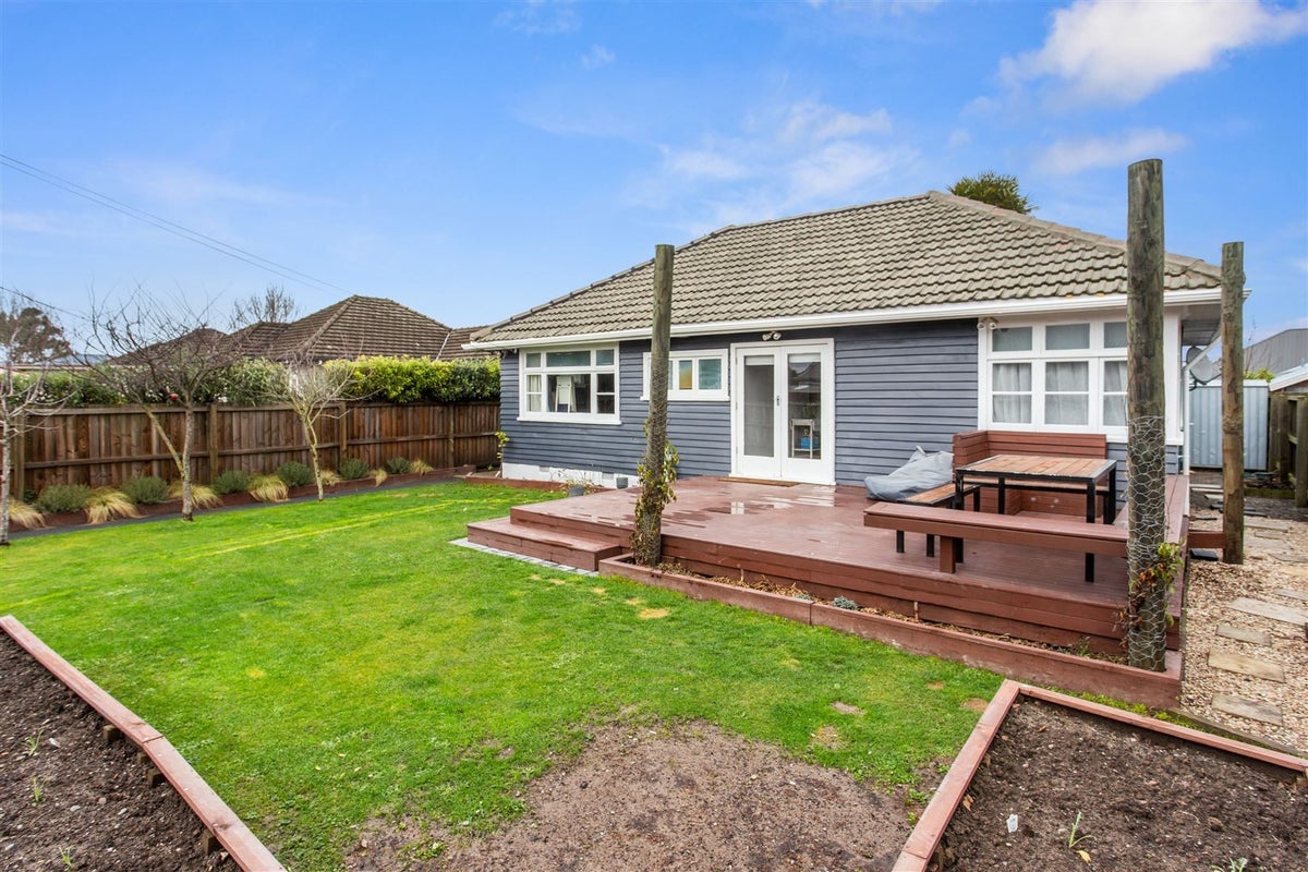 1/127 Vagues Road, Northcote, Christchurch - Carousel 1