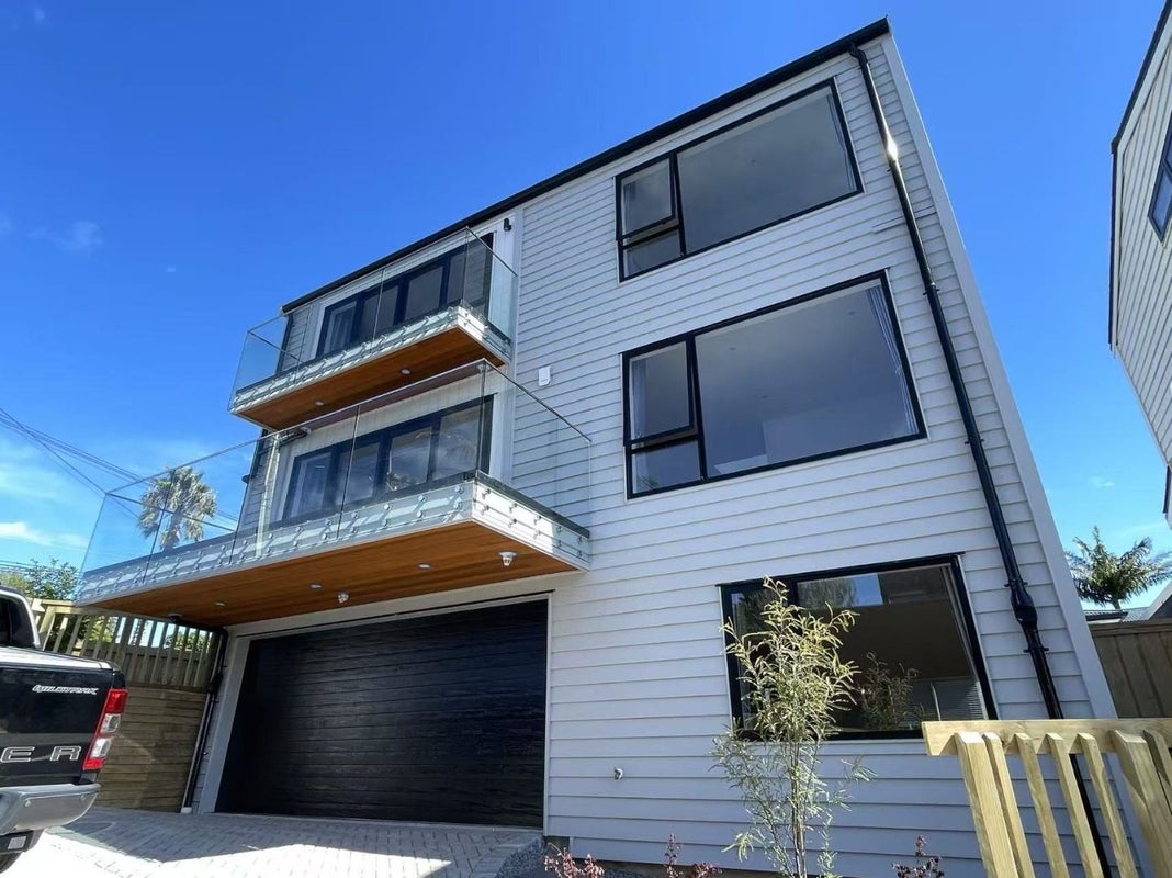 65A Sunrise Avenue, Murrays Bay, Auckland - Carousel 1