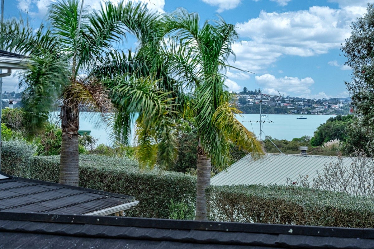 12 Davita Place, Farm Cove, Auckland - Carousel 1
