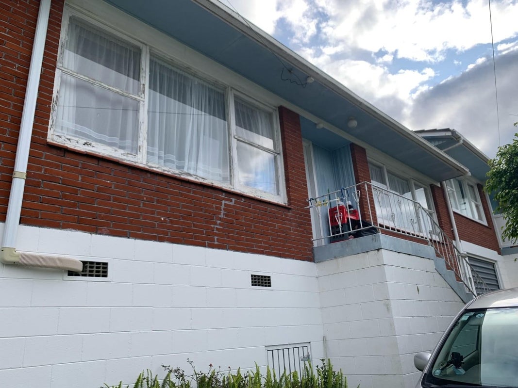 2/31 Hutchinson Avenue, New Lynn, Auckland - Carousel 2