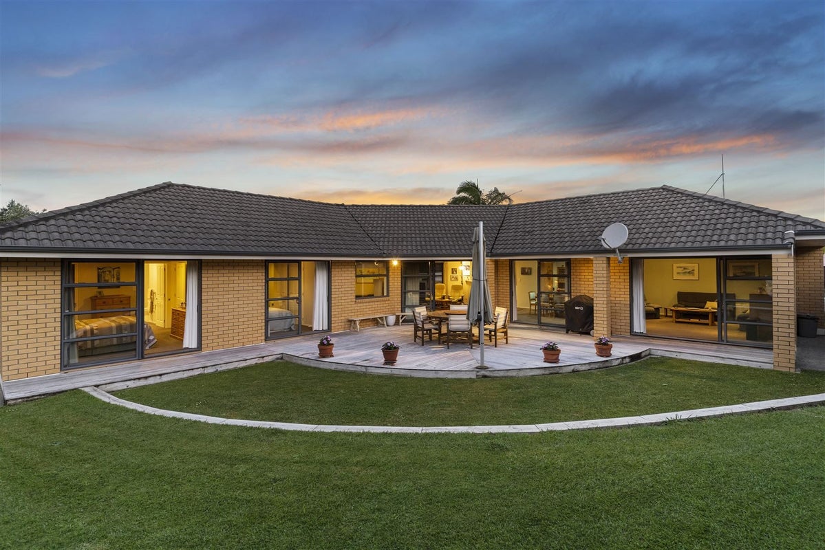 9 Widdison Place, Albany, Auckland - Carousel 2
