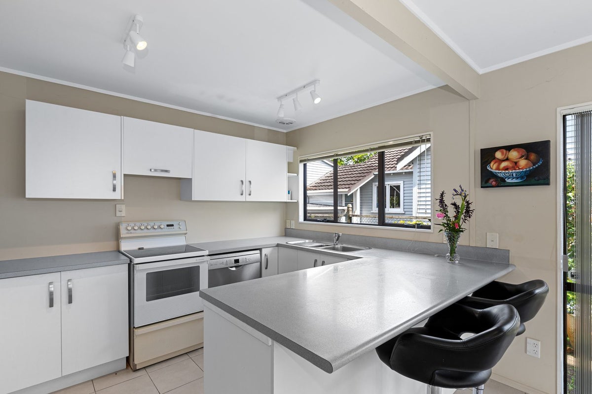 2/66 Shackleton Road, Mount Eden, Auckland - Carousel 2