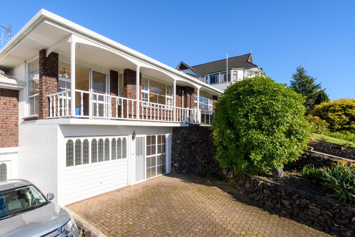 22B Sixth Avenue, Tauranga, Tauranga - Carousel 1