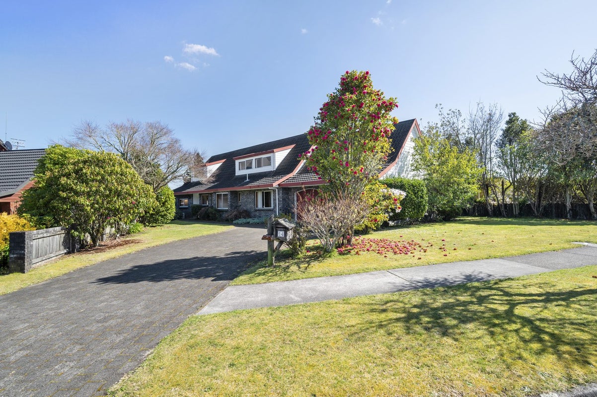 14 Walford Drive, Lynmore, Rotorua - Carousel 1