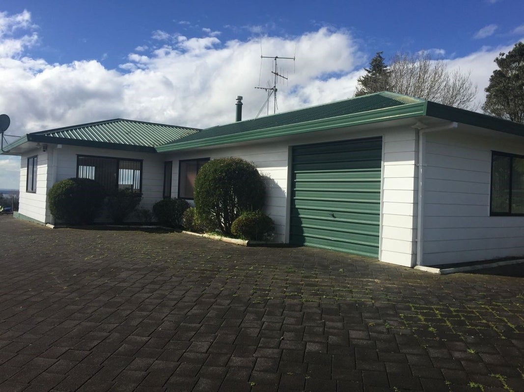 12 Ross Road, Whakamarama, Tauranga - Carousel 1