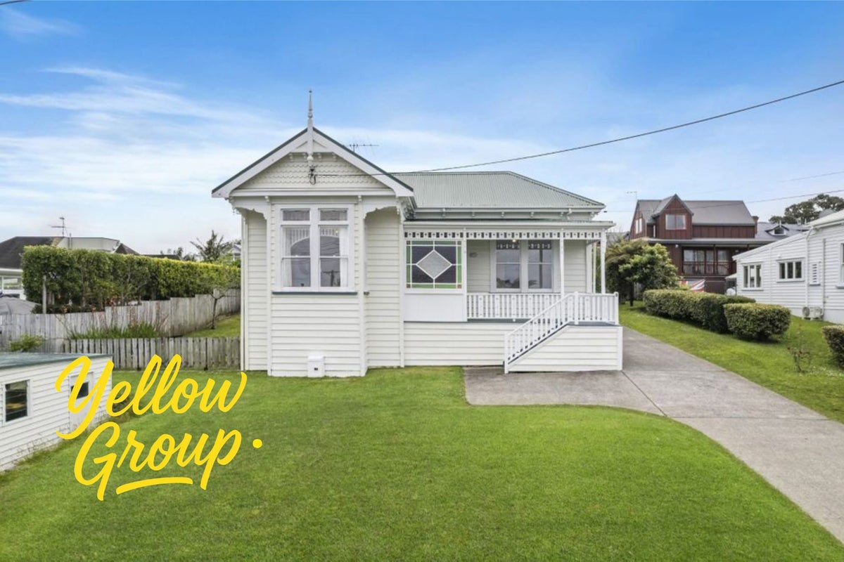 5 Mariposa Crescent, Birkenhead, Auckland - Carousel 1